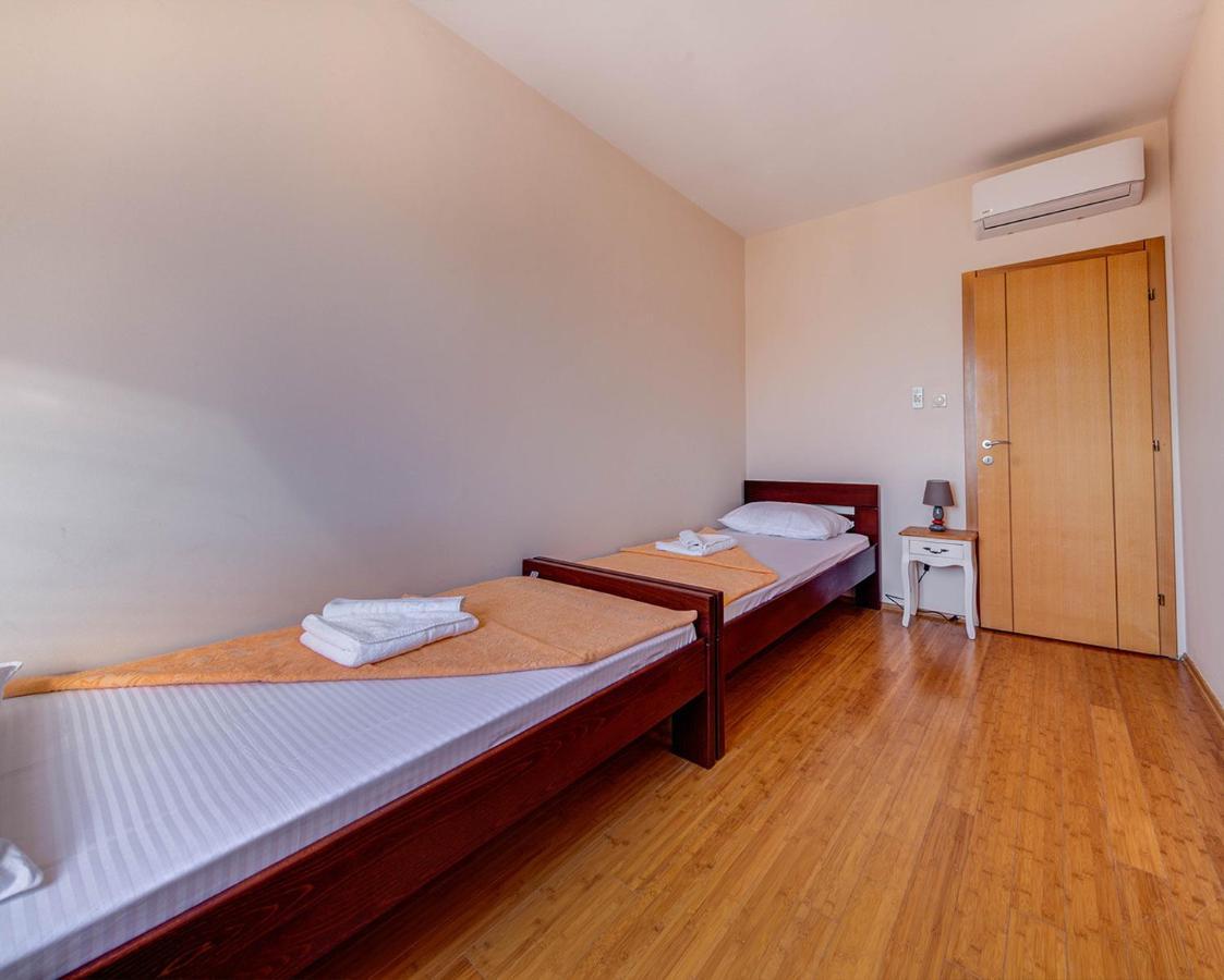 Port Adria Apartments Kamenari Dış mekan fotoğraf
